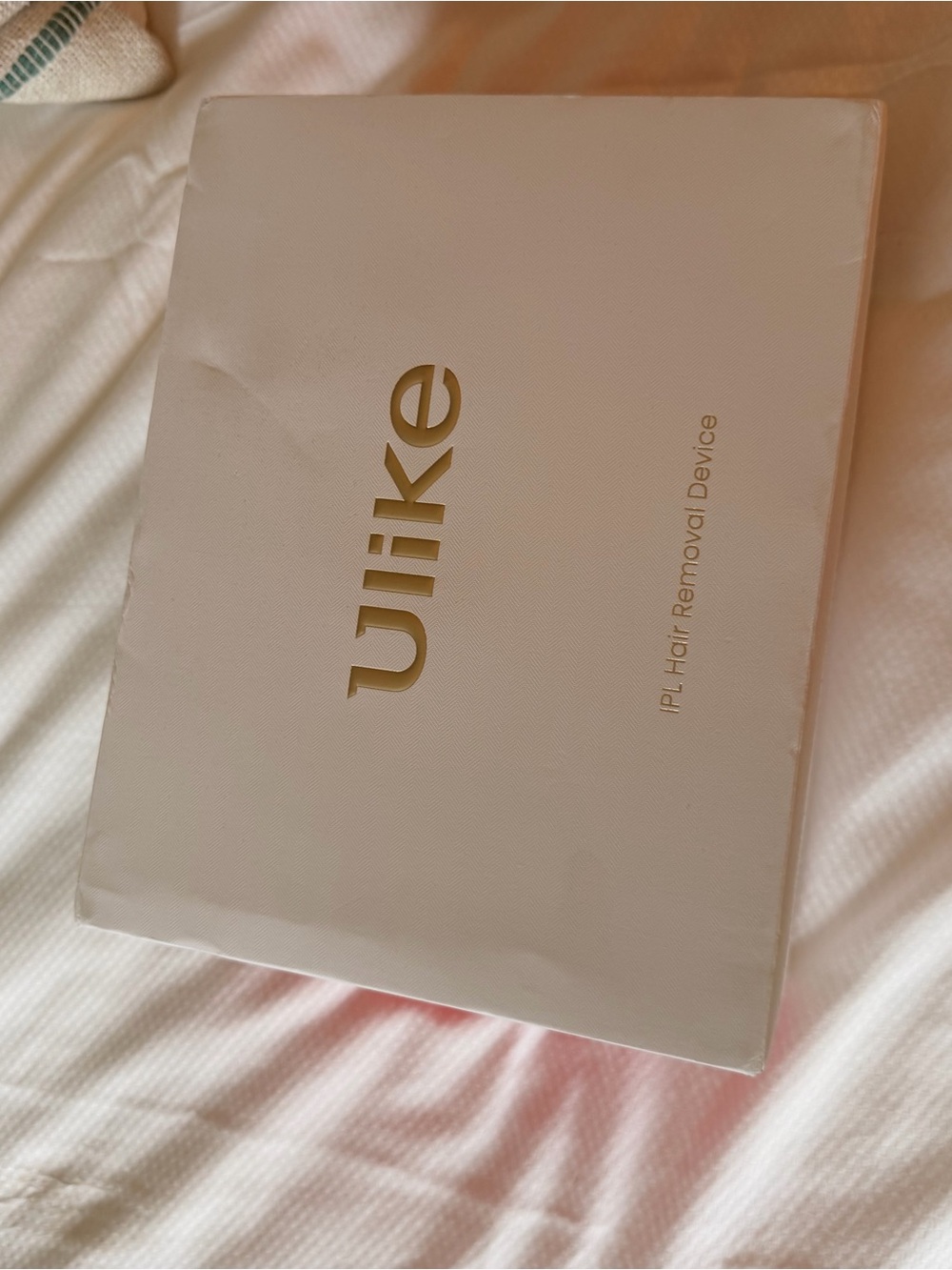 Ulike Hair Removal Device Set in Lavender with Protective Goggles - Picture 8 of 9
